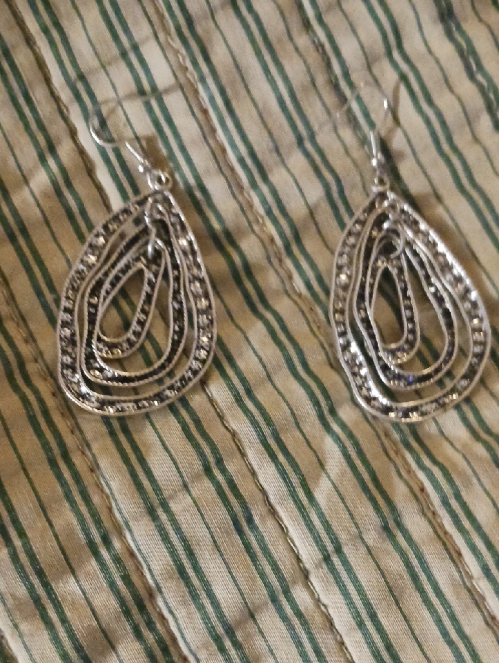 Silver Teardrop Dangle Earrings - Elegant Women Jewelry